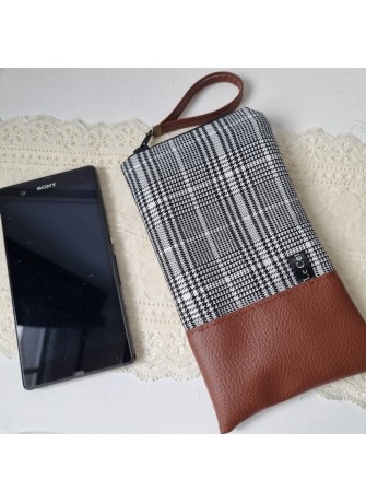 Etui zippé pour téléphone - Alma - simili cuir marron