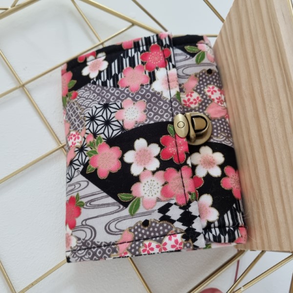 5.5" cards and coins wallet  - Hanako