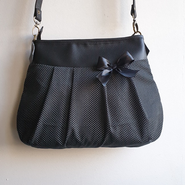 Crossbody Shoulder bag - zipper closure - Black polka dots - black faux leather